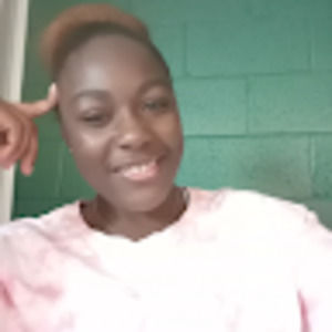 Meet your Posher, Yolanda